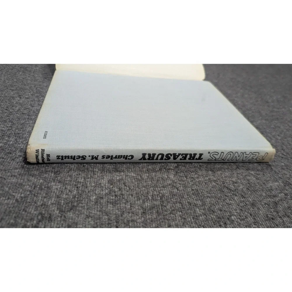 Peanuts Treasury Book Charles Schultz 1968 HC  1st Edition Snoopy Charlie Brown‎